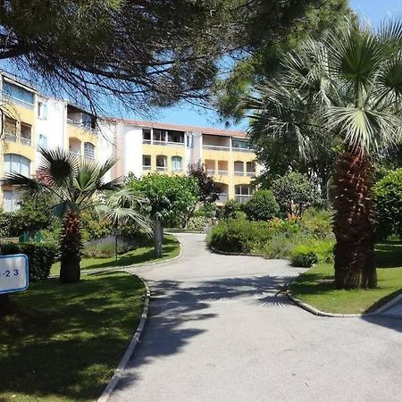 Appartement Tres Agreable Frejus Luaran gambar
